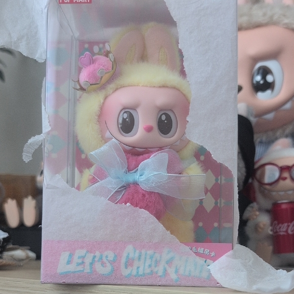 Labubu Let's Checkmate Authentic - Picture 1 of 3